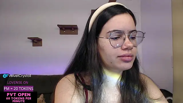 Snapshot of crystalll_room chatting on 11-09-25, 06:23 crystalll room online show from 11-09-25, 06:23