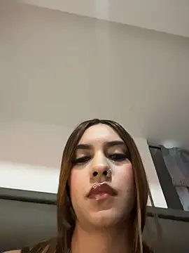 Snapshot of Alahiaa_ chatting on 10-25-25, 02:19 Alahiaa online show from 10-25-25, 02:19