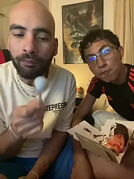 Snapshot of darkdesire_01 chatting on 02-08-25, 01:22 darkdesire 01 online show from 02-08-25, 01:22