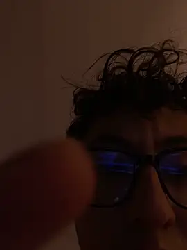 Snapshot of darkdesire_01 chatting on 09-28-25, 03:34 darkdesire 01 online show from 09-28-25, 03:34