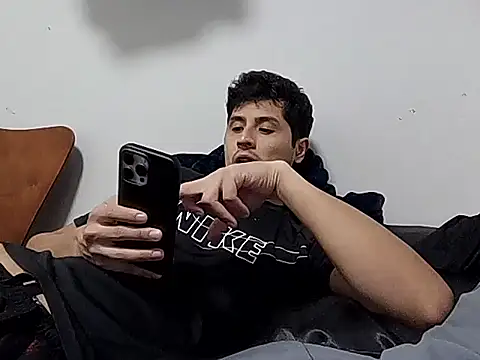 PerroDemonioHot online show from 12-22-25, 12:40