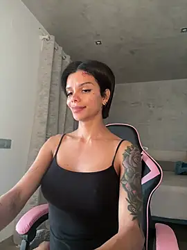 Snapshot of Rosariolovex chatting on 01-28-25, 04:41 Rosariolovex online show from 01-28-25, 04:41