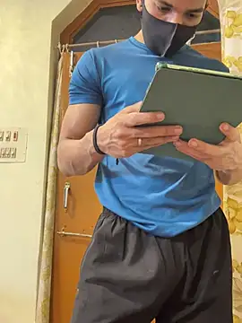 hot hunk boy online show from 03-01-25, 06:54