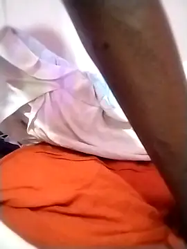 hungrydog18 online show from 10-16-25, 07:42