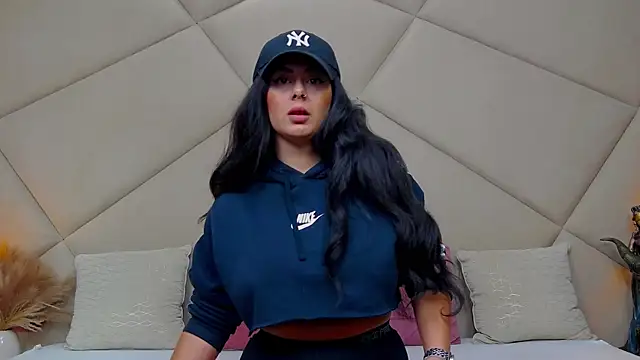 Snapshot of ChloeFrost chatting on 09-20-25, 04:57 ChloeFrost online show from 09-20-25, 04:57