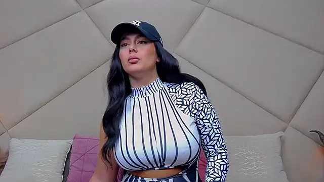 Snapshot of ChloeFrost chatting on 09-24-25, 05:00 ChloeFrost online show from 09-24-25, 05:00