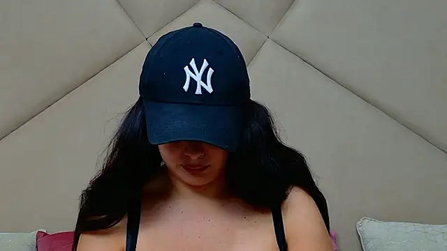 Snapshot of ChloeFrost chatting on 10-11-25, 05:17 ChloeFrost online show from 10-11-25, 05:17