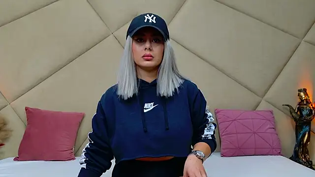 Snapshot of ChloeFrost chatting on 11-21-25, 05:50 ChloeFrost online show from 11-21-25, 05:50