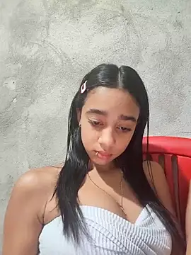 Snapshot of Zoe_Sweett18 chatting on 02-05-26, 06:23 Zoe Sweett18 online show from 02-05-26, 06:23