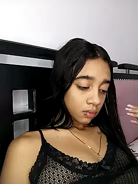 Snapshot of Zoe_Sweett18 chatting on 02-28-26, 12:06 Zoe Sweett18 online show from 02-28-26, 12:06