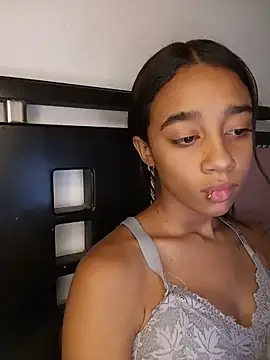 Snapshot of Zoe_Sweett18 chatting on 06-05-26, 06:46 Zoe Sweett18 online show from 06-05-26, 06:46