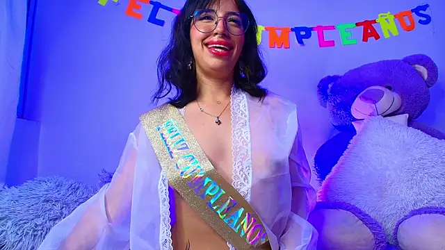 Snapshot of MiaFlamesxxx chatting on 11-24-25, 04:12 MiaFlamesxxx online show from 11-24-25, 04:12