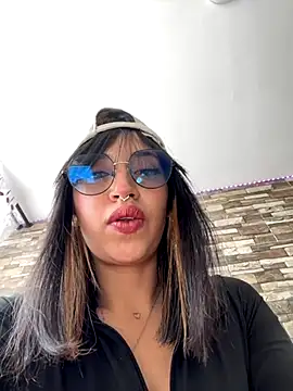 Snapshot of MiaFlamesxxx chatting on 11-27-25, 02:52 MiaFlamesxxx online show from 11-27-25, 02:52