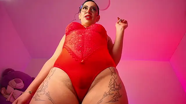 Snapshot of MiaFlamesxxx chatting on 12-16-25, 03:11 MiaFlamesxxx online show from 12-16-25, 03:11