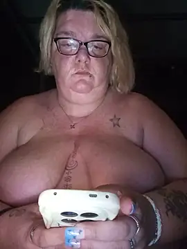 Snapshot of diosacurvy1984 chatting on 06-19-26, 11:08 diosacurvy1984 online show from 06-19-26, 11:08