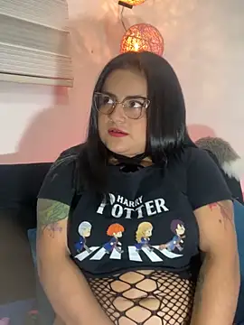 Snapshot of VanneCute1 chatting on 02-18-25, 12:15 VanneCute1 online show from 02-18-25, 12:15