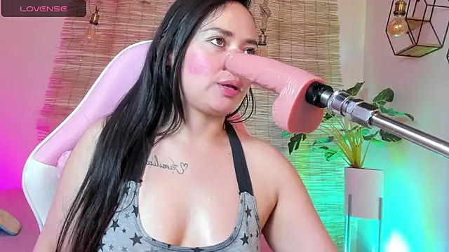 Snapshot of Rosie_jhons chatting on 02-20-25, 07:01 Rosie jhons online show from 02-20-25, 07:01