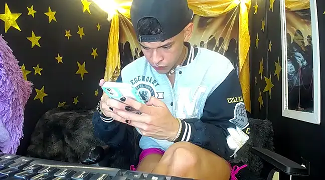 Snapshot of SoyAntho_ABR chatting on 01-19-25, 02:25 SoyAntho ABR online show from 01-19-25, 02:25