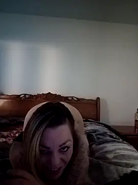 KittzyKat online show from 01-22-25, 10:29