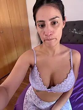 Snapshot of Putitatease chatting on 10-04-25, 03:21 Putitatease online show from 10-04-25, 03:21