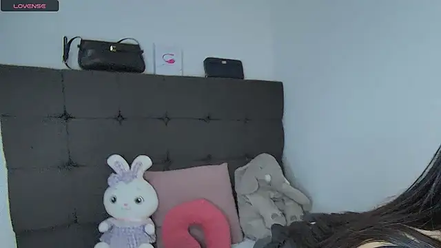 Snapshot of AmandaBrooks_18 chatting on 02-14-25, 02:39 AmandaBrooks 18 online show from 02-14-25, 02:39