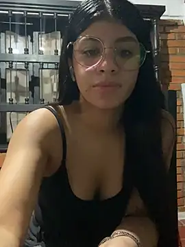 Snapshot of AmandaBrooks_18 chatting on 03-16-25, 03:14 AmandaBrooks 18 online show from 03-16-25, 03:14