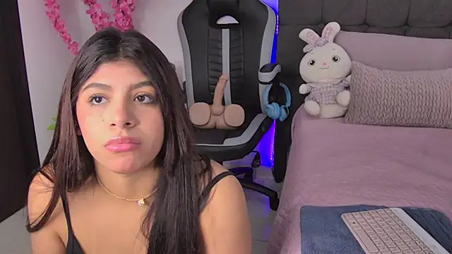 Snapshot of AmandaBrooks_18 chatting on 11-16-25, 10:26 AmandaBrooks 18 online show from 11-16-25, 10:26