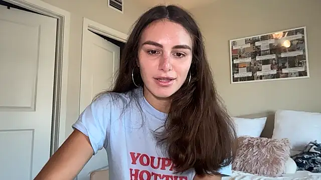 Snapshot of graciesmith27 chatting on 05-19-26, 06:25 graciesmith27 online show from 05-19-26, 06:25