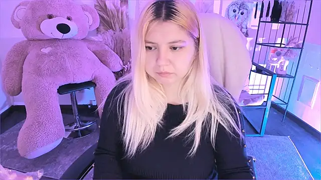 Snapshot of DiaAngell chatting on 01-08-26, 10:34 DiaAngell online show from 01-08-26, 10:34