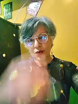 Snapshot of ilonna2025 chatting on 06-30-26, 11:28 ilonna2025 online show from 06-30-26, 11:28