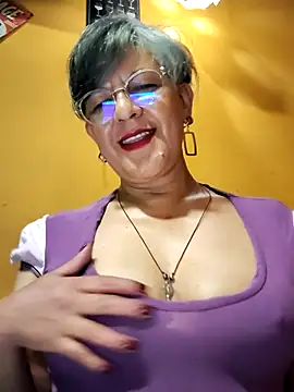 Snapshot of ilonna2025 chatting on 07-16-26, 10:38 ilonna2025 online show from 07-16-26, 10:38