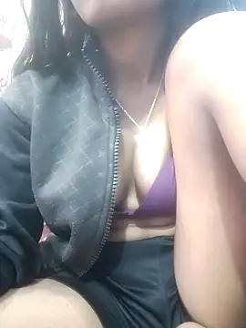 Snapshot of Leoni_G chatting on 02-02-25, 11:51 Leoni G online show from 02-02-25, 11:51