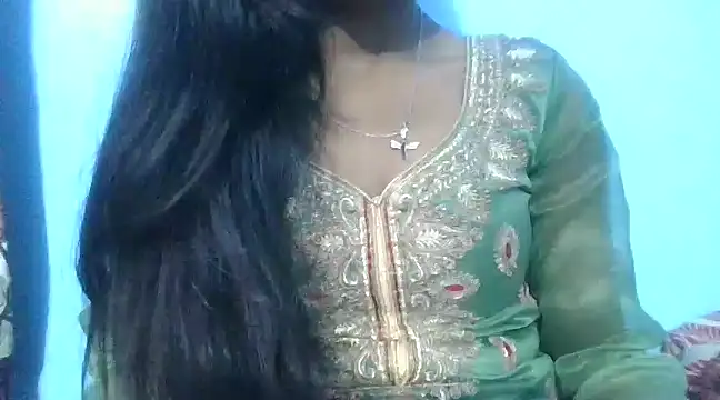 Snapshot of Leoni_G chatting on 02-20-25, 07:12 Leoni G online show from 02-20-25, 07:12