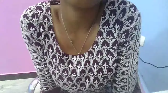 Snapshot of Leoni_G chatting on 03-08-25, 09:06 Leoni G online show from 03-08-25, 09:06