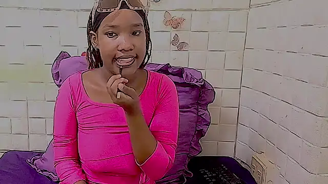 EroticSexyPrada online show from 02-21-26, 04:52