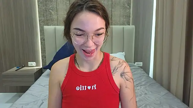 Snapshot of SusannJohnson chatting on 02-28-26, 12:33 SusannJohnson online show from 02-28-26, 12:33