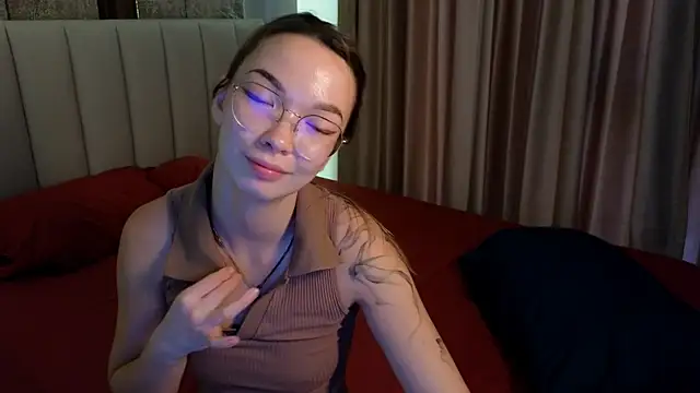 Snapshot of SusannJohnson chatting on 05-15-26, 10:50 SusannJohnson online show from 05-15-26, 10:50