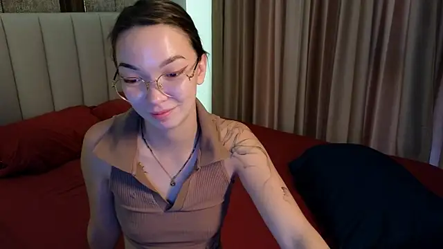 Snapshot of SusannJohnson chatting on 05-15-26, 11:34 SusannJohnson online show from 05-15-26, 11:34