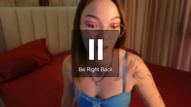 Snapshot of SusannJohnson chatting on 05-18-26, 04:07 SusannJohnson online show from 05-18-26, 04:07