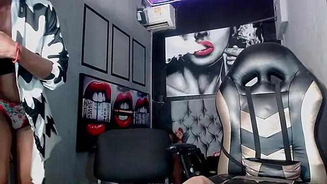 Snapshot of Africa_Carolina chatting on 02-28-25, 08:20 Africa Carolina online show from 02-28-25, 08:20