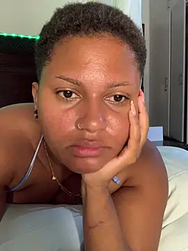 Snapshot of madell chatting on 07-17-26, 02:29 madell online show from 07-17-26, 02:29