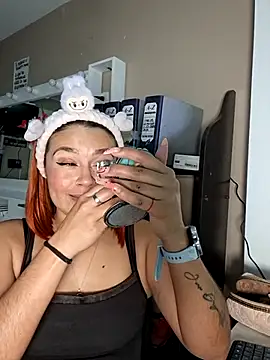 Snapshot of Sophie_new25 chatting on 02-16-26, 01:18 Sophie new25 online show from 02-16-26, 01:18