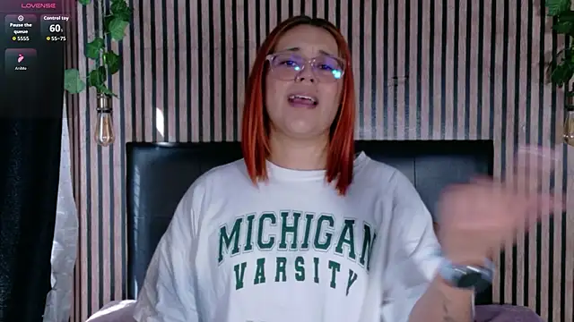 Snapshot of Sophie_new25 chatting on 02-21-26, 02:29 Sophie new25 online show from 02-21-26, 02:29