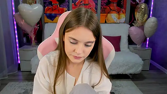 Snapshot of RayWillliams chatting on 02-14-26, 06:26 RayWillliams online show from 02-14-26, 06:26