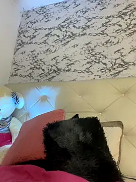 Snapshot of Lili__taylor chatting on 10-14-25, 11:49 Lili taylor online show from 10-14-25, 11:49