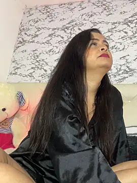 Snapshot of Lili__taylor chatting on 11-20-25, 10:53 Lili taylor online show from 11-20-25, 10:53