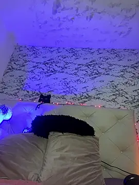 Lili  taylor online show from 01-12-26, 10:37