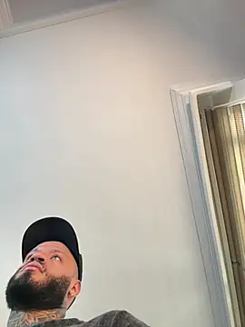Snapshot of dereckgreen chatting on 04-23-26, 06:10 dereckgreen online show from 04-23-26, 06:10