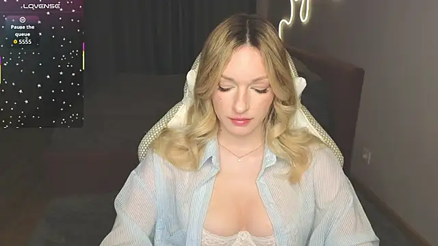 Snapshot of MargaretSweet1 chatting on 06-19-26, 10:46 MargaretSweet1 online show from 06-19-26, 10:46