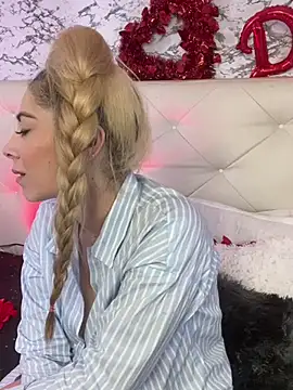 Snapshot of viktoria_davis_ chatting on 02-15-25, 01:42 viktoria davis online show from 02-15-25, 01:42